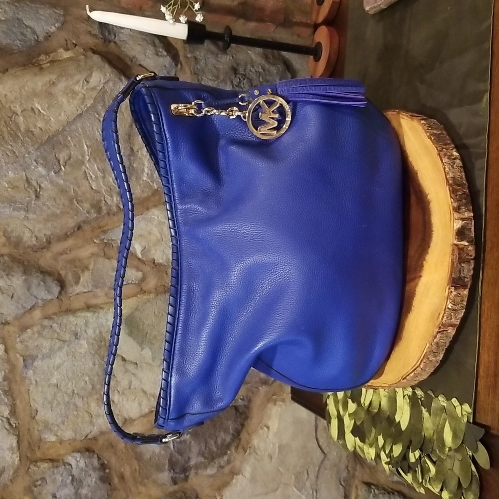 MICHEAL KORS ROYAL BLUE HOBO BAG
